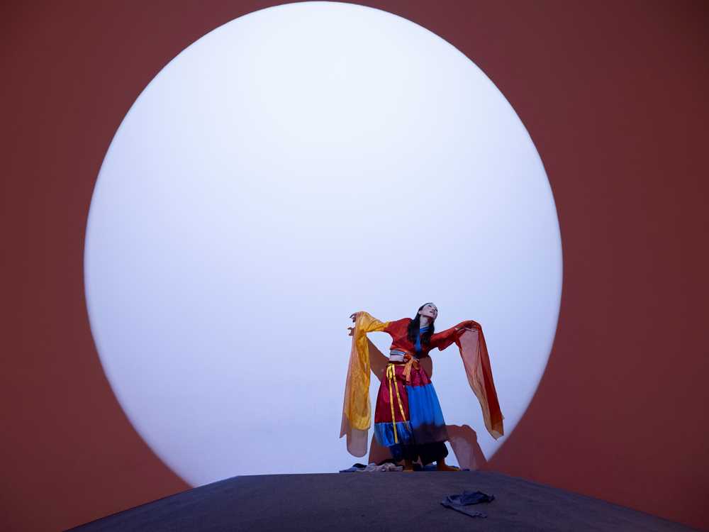 Performance : The Closer You Are. ©Maya Økland