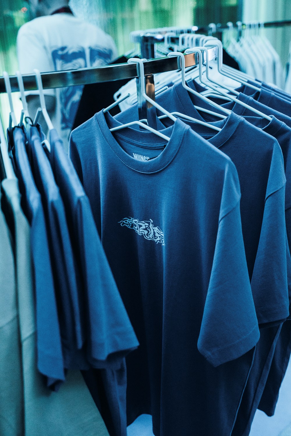Foto av Arif merch.