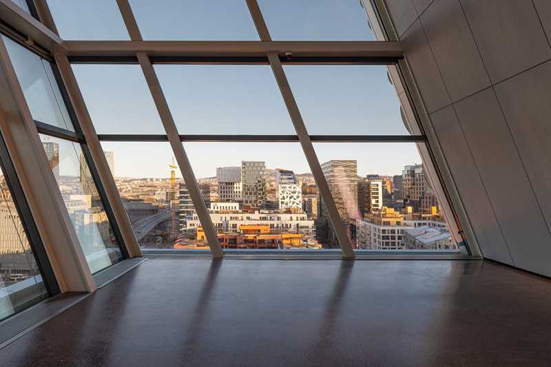 Utsikt nordover mot byen fra en av toppetasjene i MUNCH i Bjørvika. 