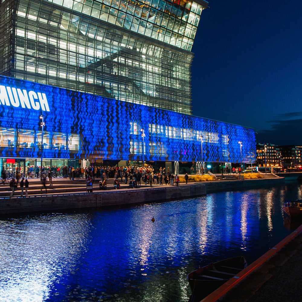 MUNCH exterior by night