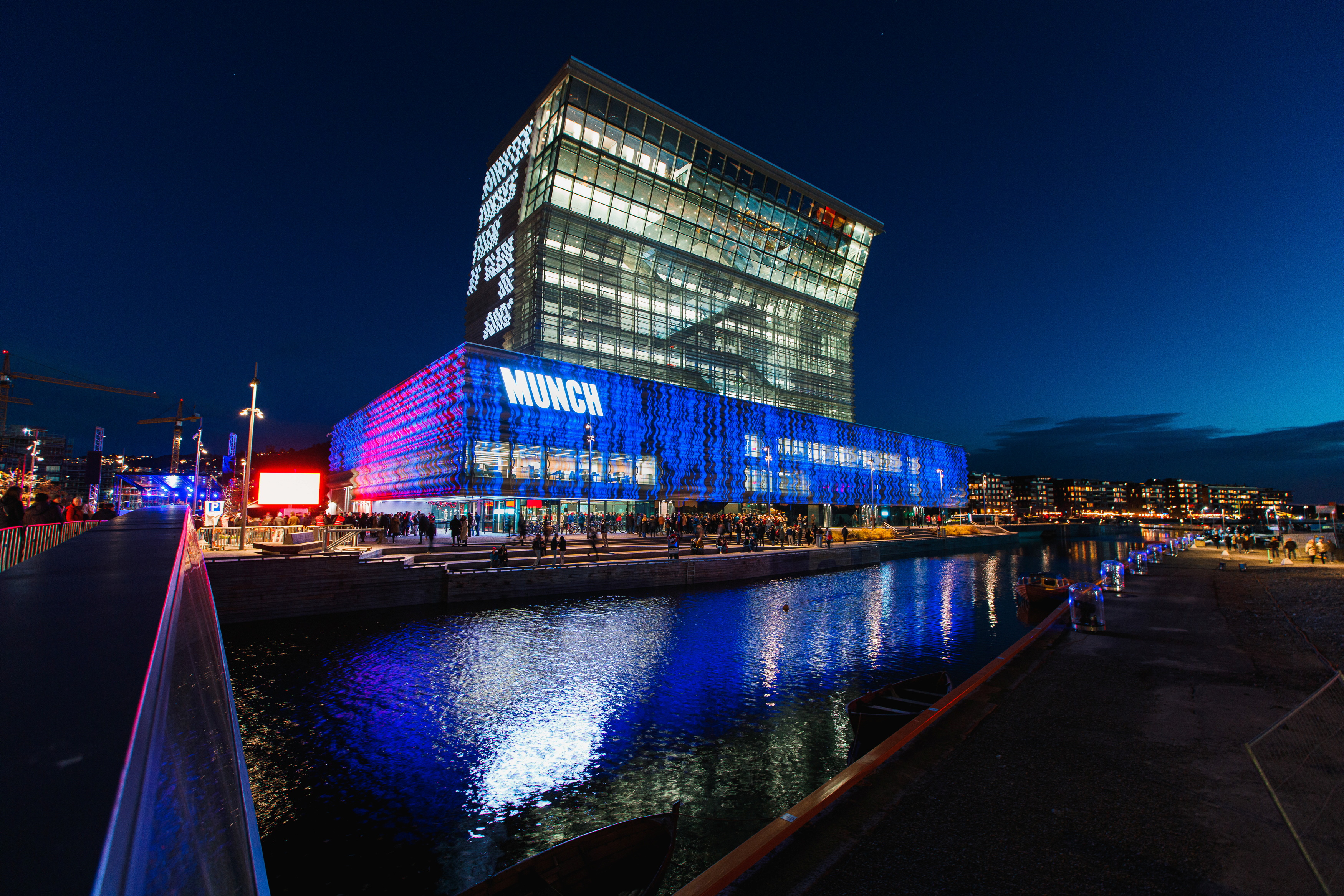 MUNCH eksteriør, natt