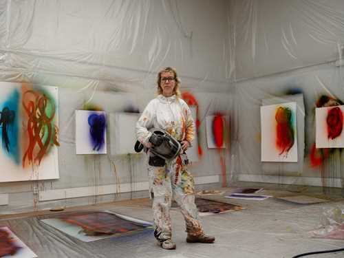 Katharina Grosse under sitt opphold i Edvard Munchs atelier på Ekely. Fotografi