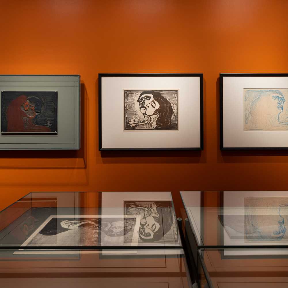 Fra samlingsutstillingen Inntil. Viser tre versjoner av et tresnitt av Edvard Munch. Foto