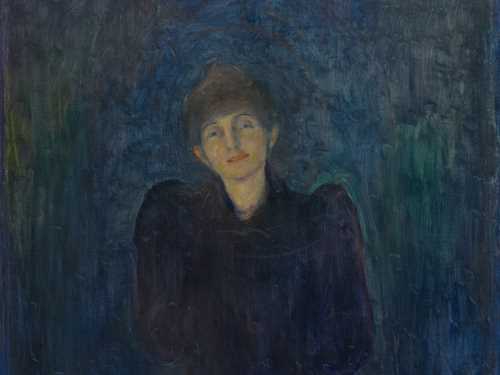 Edvard Munch: Dagny Juel Przybyszewska, 1893. Vi ser Dagny rett forfra i helfigur. Hun har hodet tiltet lett mot den ene kanten og smiler forsiktig. Hun har på seg en mørkeblå kjole med puffede ermer. Håret er satt opp i en knute på toppen av hodet. Hele bakgrunnen er i blåtoner. Maleri