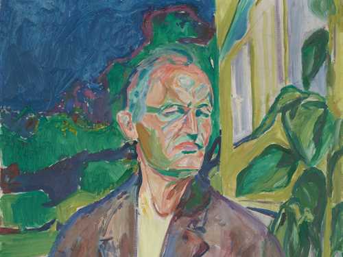 Edvard Munch: Selvportrett foran husveggen, 1926. Edvard Munch i halvfigur står foran en gul husvegg med en grønn plante. Han har på seg en brun blazer og noe hvitt under. Han har den høyre armen hengende ned langs siden, mens den venstre er løftet i brysthøyde som om han skal ta tak i jakkeslaget. Bak ham ser vi husveggen til høyre og en grønn hage og en blå himmel til venstre. Maleri